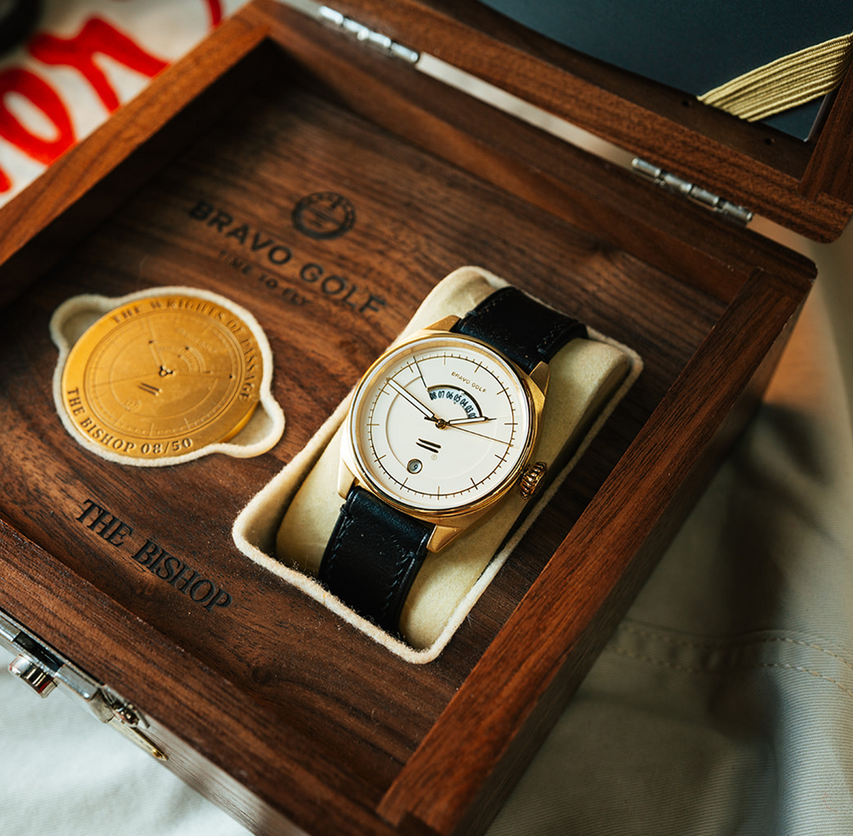 The Bishop in its Gerstner box with the matching medallion.
