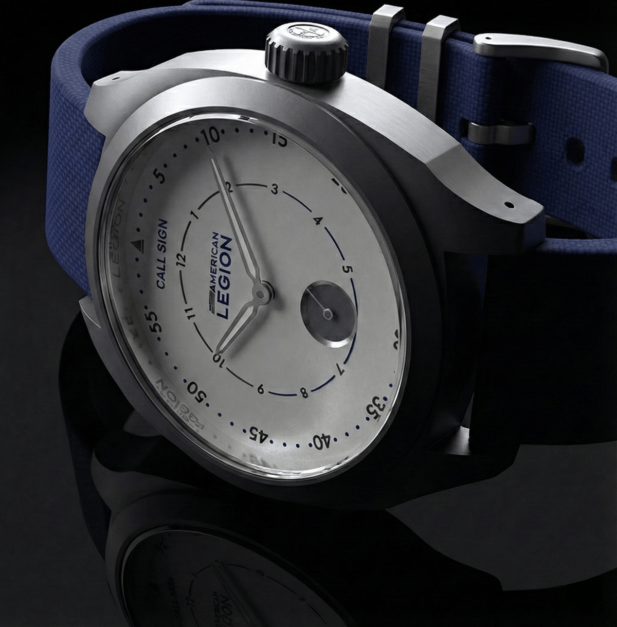 Waypoint aviation tool watch white dial case detail